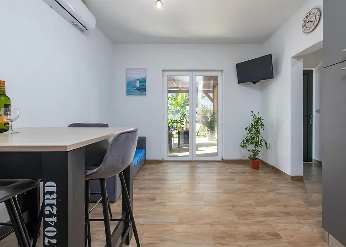 In With Kitchen