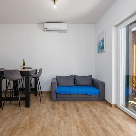In With Kitchen Apartment *
