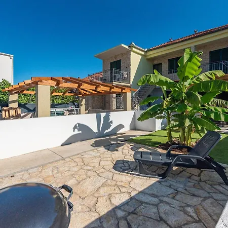 In With Kitchen * توراني