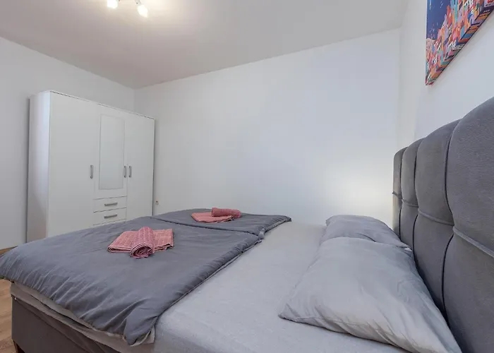 In With Kitchen توراني